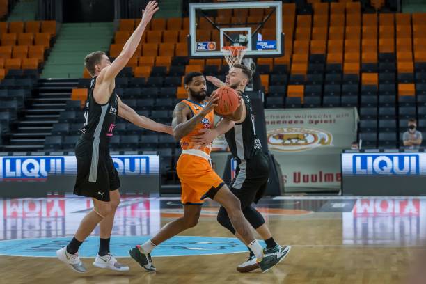 中犯规增多 中犯规增多